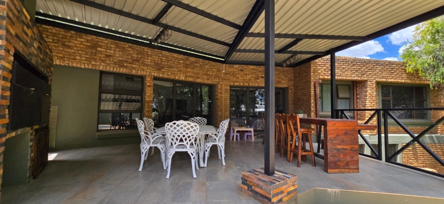 4 Bedroom Property for Sale in Wilkoppies North West